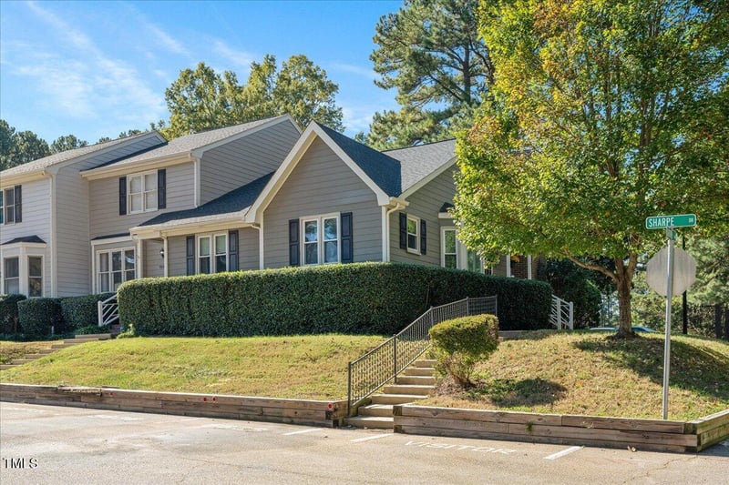 5636 Darrow Dr, Raleigh, NC 27612