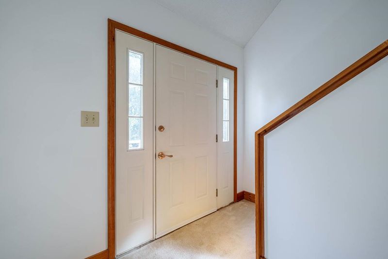5637 Glenoaks Dr, Durham, NC 27712