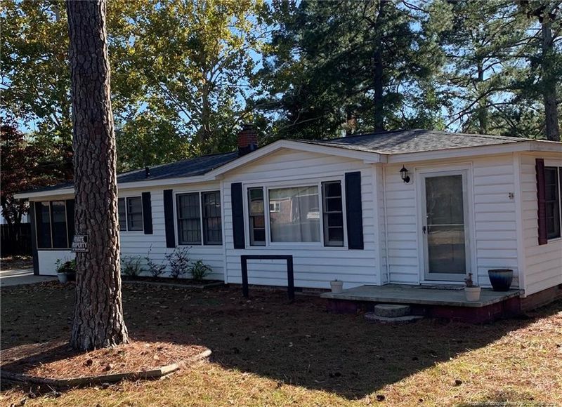 5638 Franklin St, Hope Mills, NC 28348