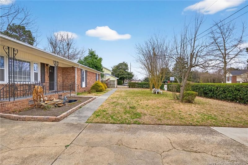 5641 Carson Dr, Fayetteville, NC 28303
