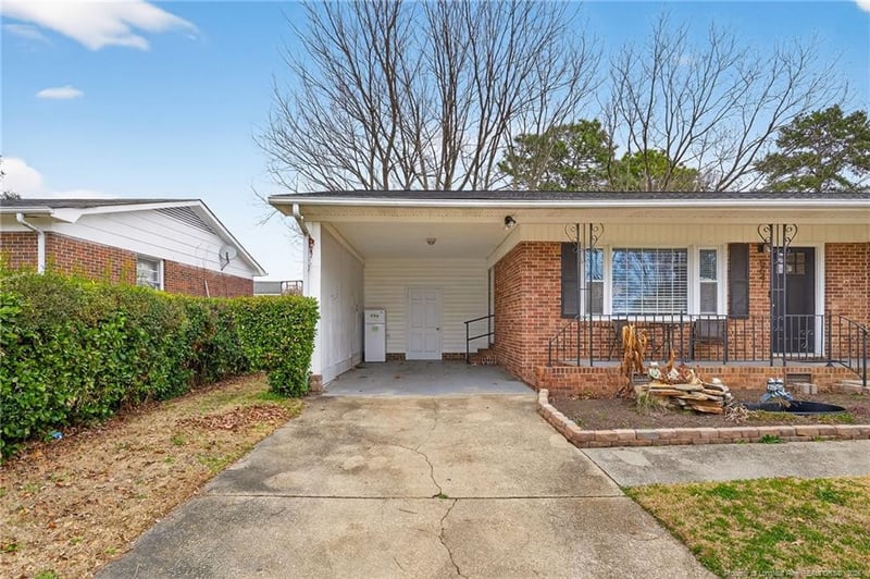 5641 Carson Dr, Fayetteville, NC 28303