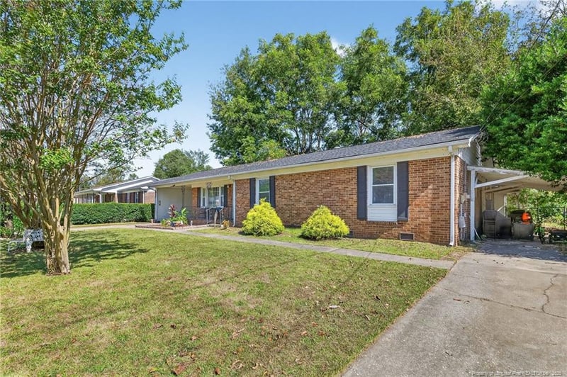 5641 Carson Dr, Fayetteville, NC 28303