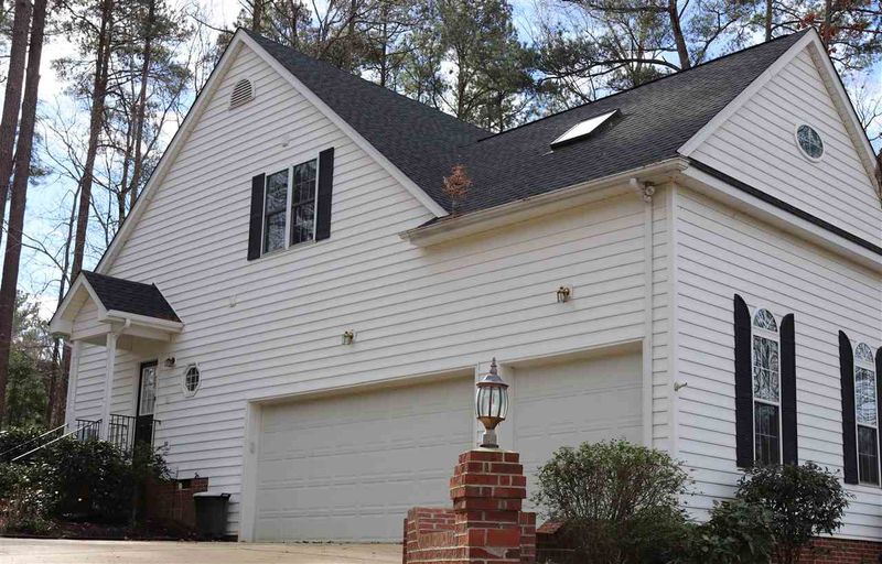5644 Pine Dr, Raleigh, NC 27606