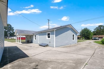 5645 Camden Rd, Fayetteville, NC 28306
