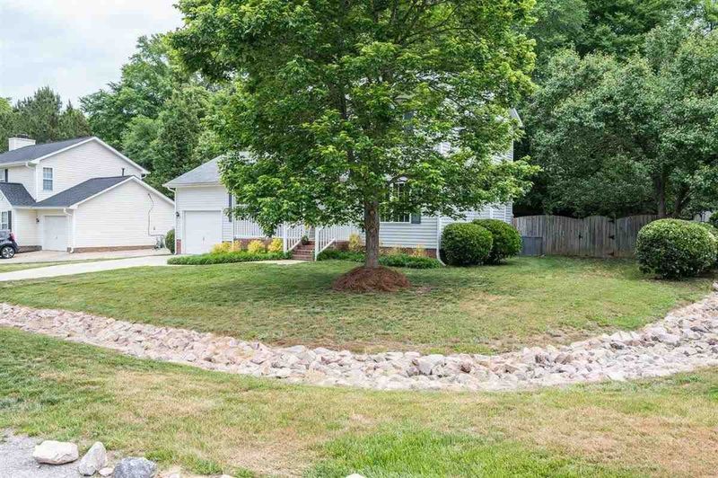 5649 Lighthall Ln, Raleigh, NC 27604