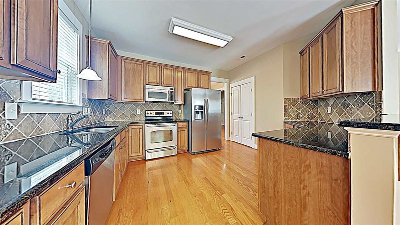 565 Millbrook Dr, Pittsboro, NC 27312