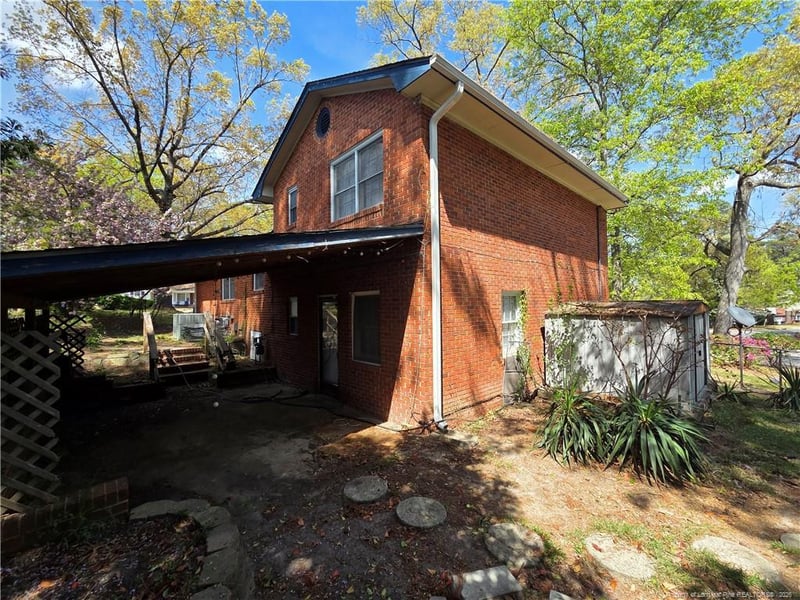 5650 Dodge Dr, Fayetteville, NC 28303