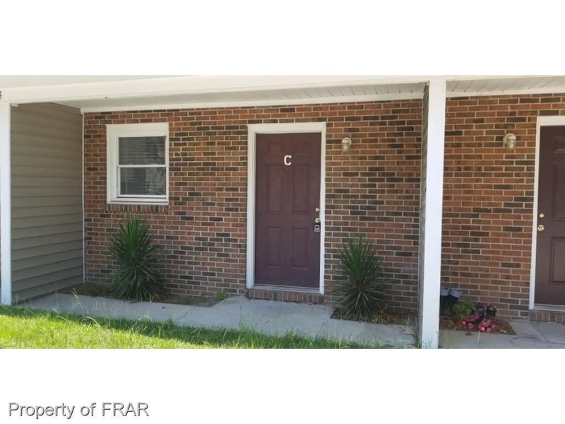 5654 Pope St, Hope Mills, NC 28438