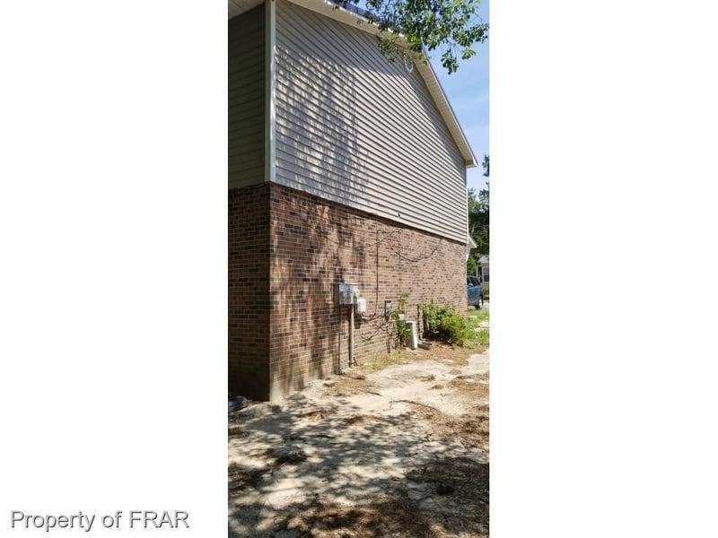 5654 Pope St, Hope Mills, NC 28438