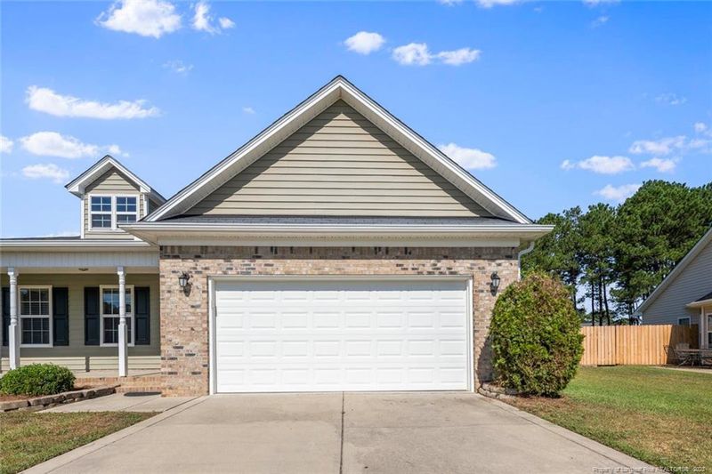 5660 Seafield Ln, Hope Mills, NC 28348
