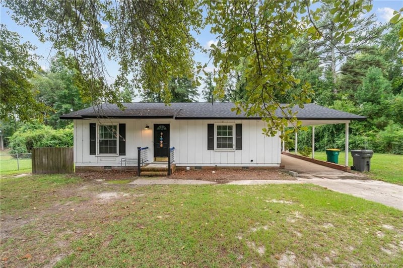 5667 Elwood Dr, Fayetteville, NC 28306