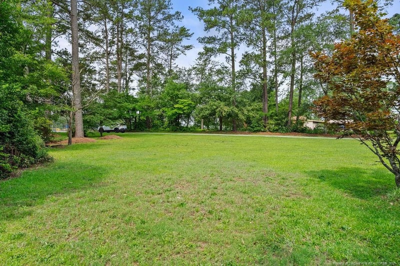 5668 Fisher Rd, Fayetteville, NC 28306