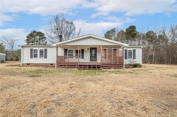 567 Gunter Lake Dr, Sanford, NC 27332