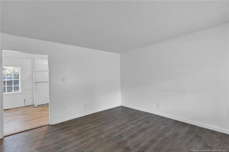 5671 Livingston Dr, Fayetteville, NC 28311