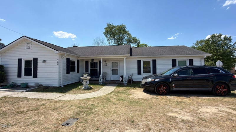 568 Glensford Dr, Fayetteville, NC 28314