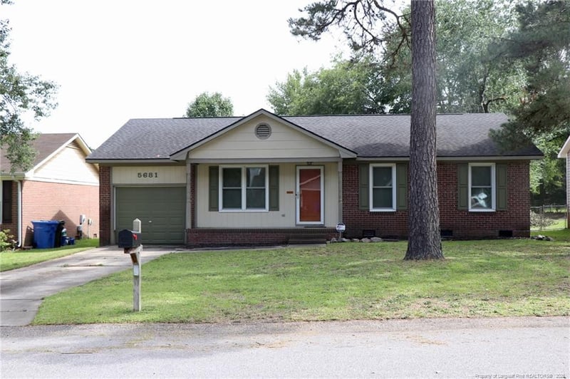 5681 Pepperbush Dr, Fayetteville, NC 28304