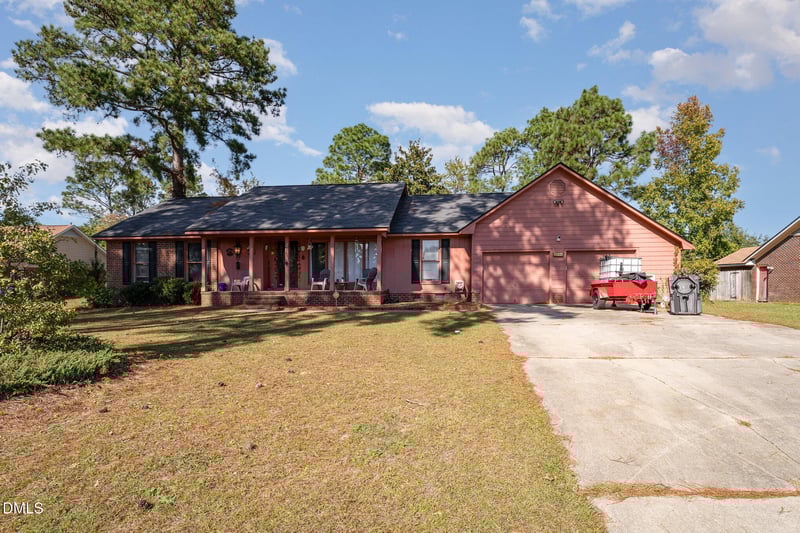 5686 Bear Creek Cir, Fayetteville, NC 28304