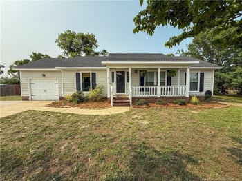 5692 Archer Rd, Hope Mills, NC 28348