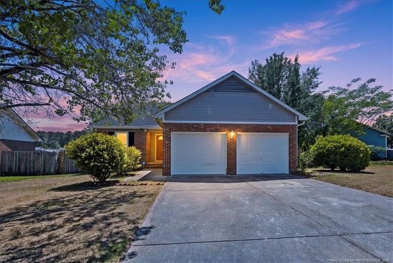 5695 Juneberry Ln, Fayetteville, NC 28304