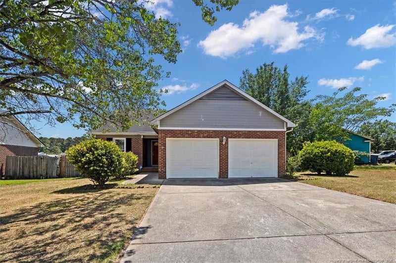 5695 Juneberry Ln, Fayetteville, NC 28304
