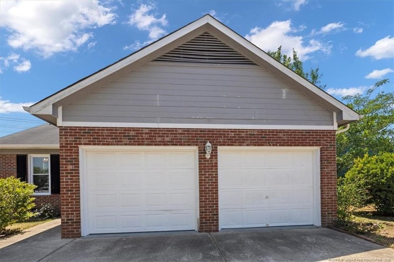5695 Juneberry Ln, Fayetteville, NC 28304