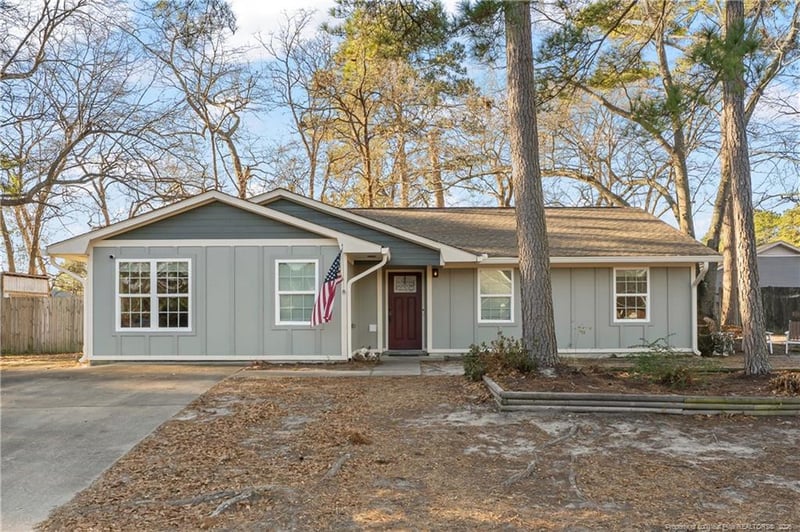 5699 Bauer St, Hope Mills, NC 28348