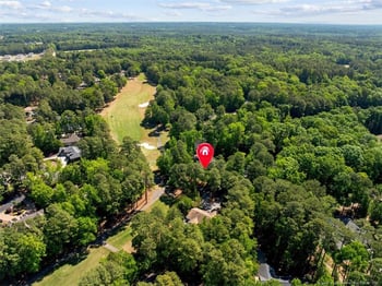 570 Broadmoor Ct, Sanford, NC 27332