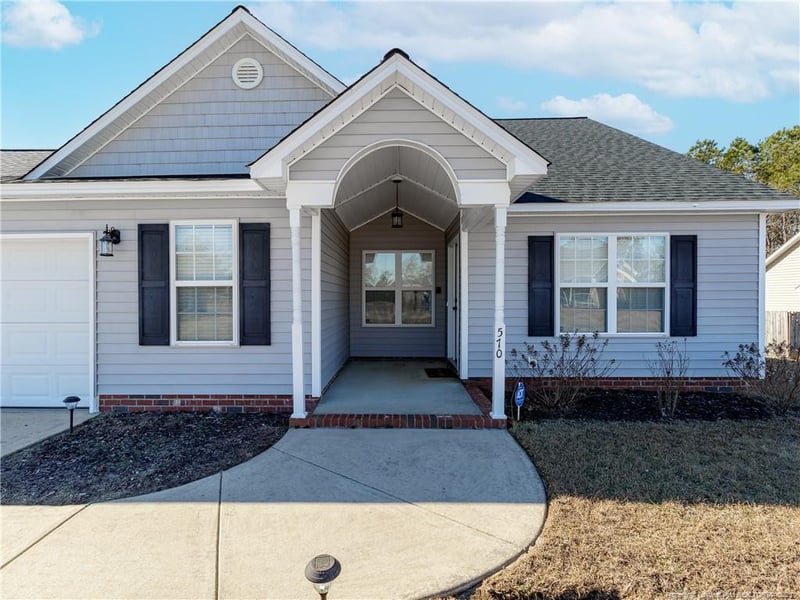 570 Corsegan Rd, Fayetteville, NC 28306