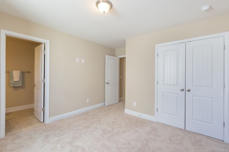 570 Longview Dr, Youngsville, NC 27596