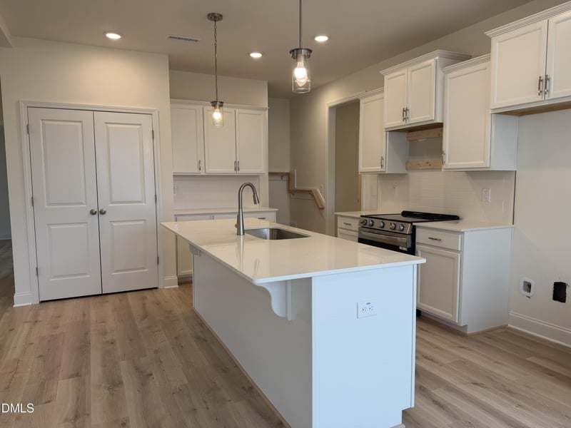 570 Springtooth Dr, Zebulon, NC 27597