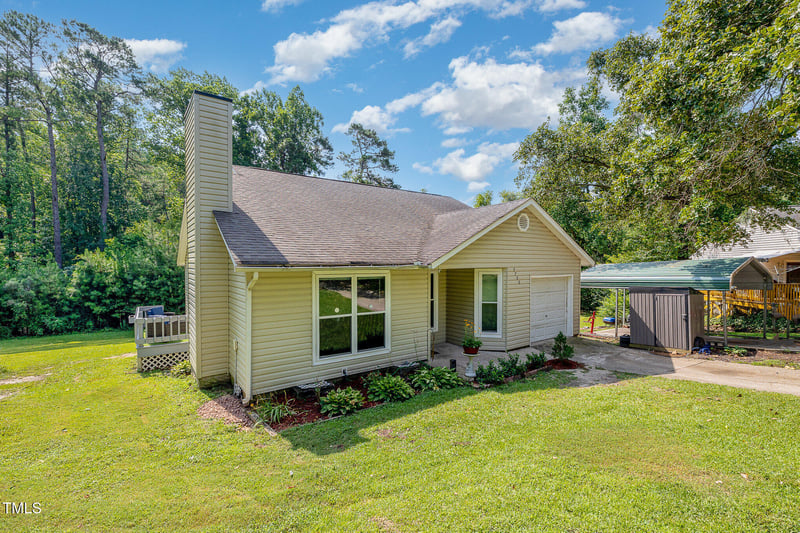 5700 Eagle Pass Cir, Fayetteville, NC 28304