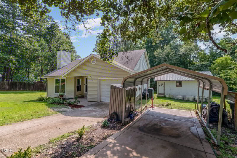 5700 Eagle Pass Cir, Fayetteville, NC 28304