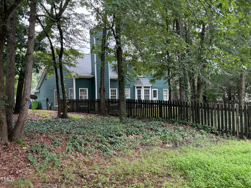 5700 Earlham Ct, Raleigh, NC 27613