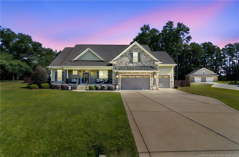 5700 Ione Ct, Hope Mills, NC 28348