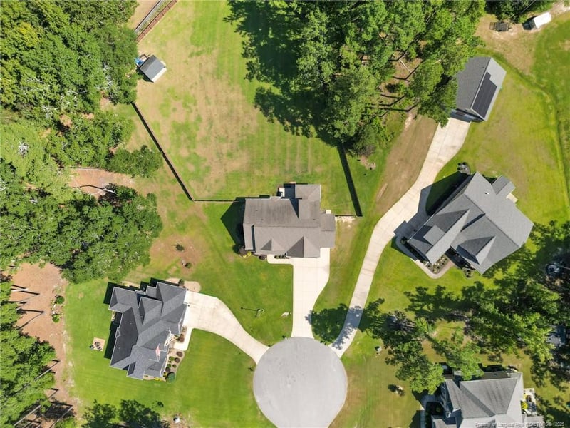5700 Ione Ct, Hope Mills, NC 28348