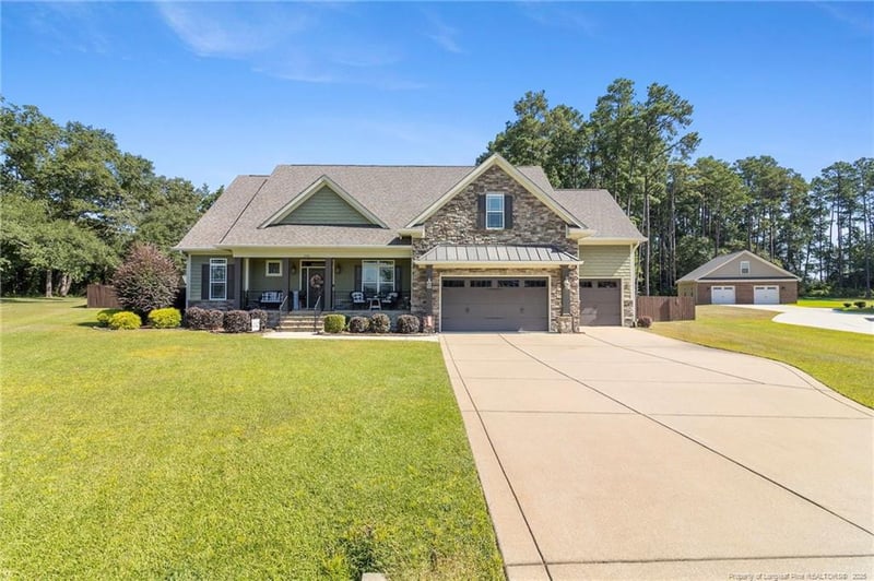 5700 Ione Ct, Hope Mills, NC 28348