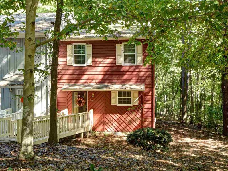 5700 Three Oaks Dr, Raleigh, NC 27612