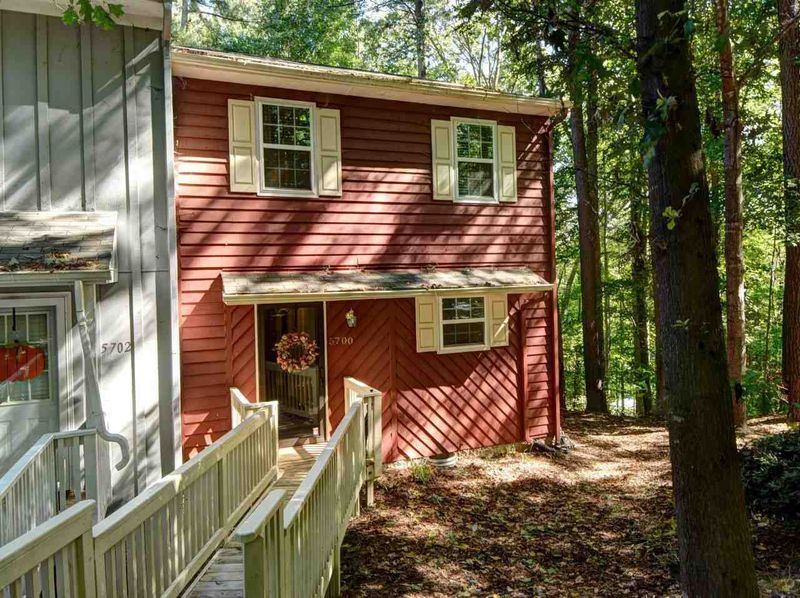 5700 Three Oaks Dr, Raleigh, NC 27612