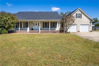 5700 Trotter Ct, Hope Mills, NC 28348