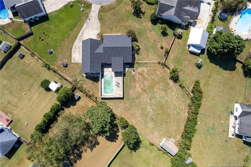 5700 Trotter Ct, Hope Mills, NC 28348