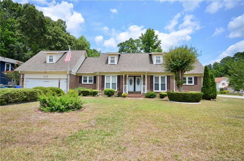 5700 Waldwick Rd, Fayetteville, NC 28311