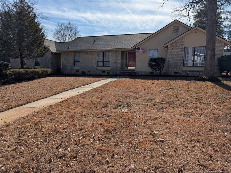 5701 Danville Dr, Fayetteville, NC 28311