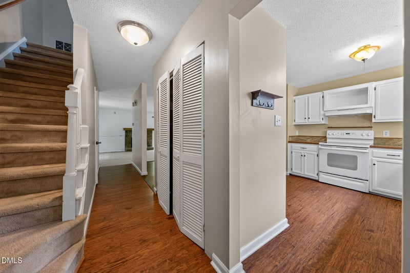 5701 Forest Lawn Ct, Raleigh, NC 27612