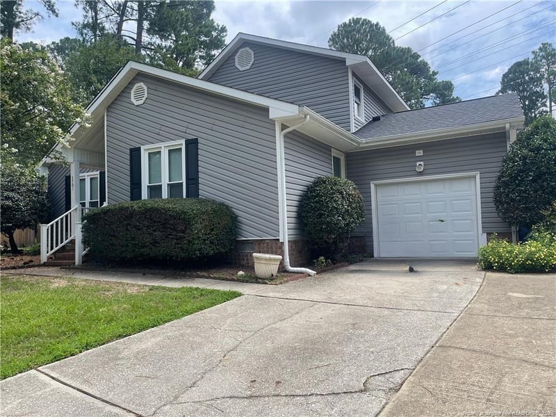 5701 Paradise Ct, Fayetteville, NC 28314