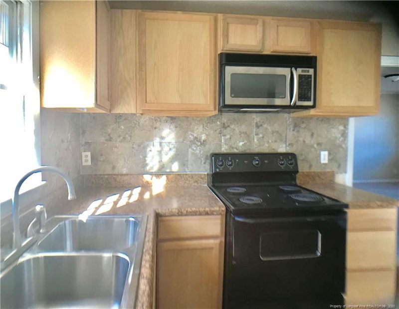 5703 Comstock Ct, Fayetteville, NC 28303
