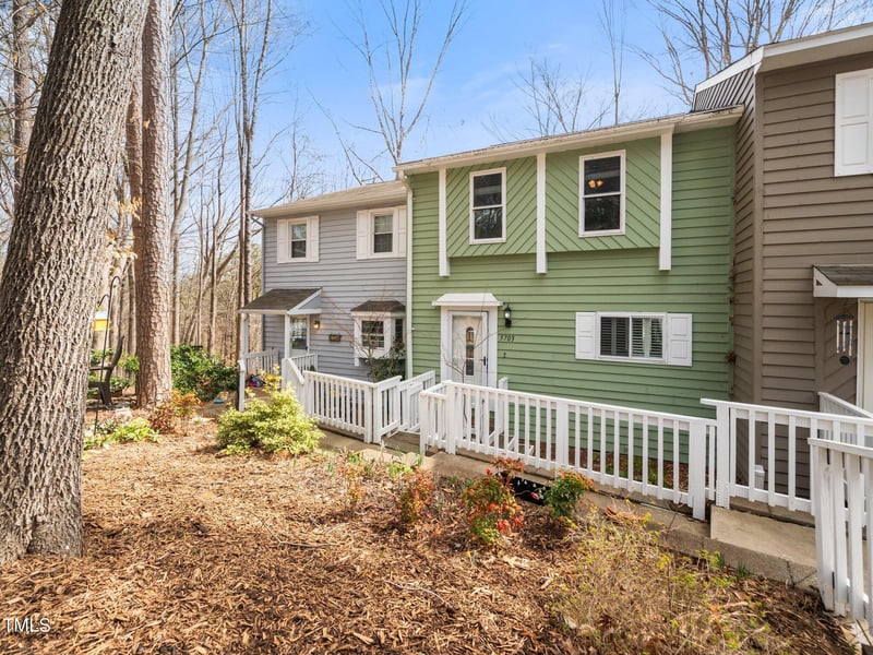 5703 Three Oaks Dr, Raleigh, NC 27612
