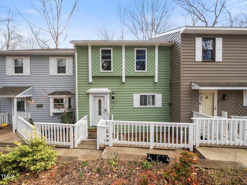 5703 Three Oaks Dr, Raleigh, NC 27612
