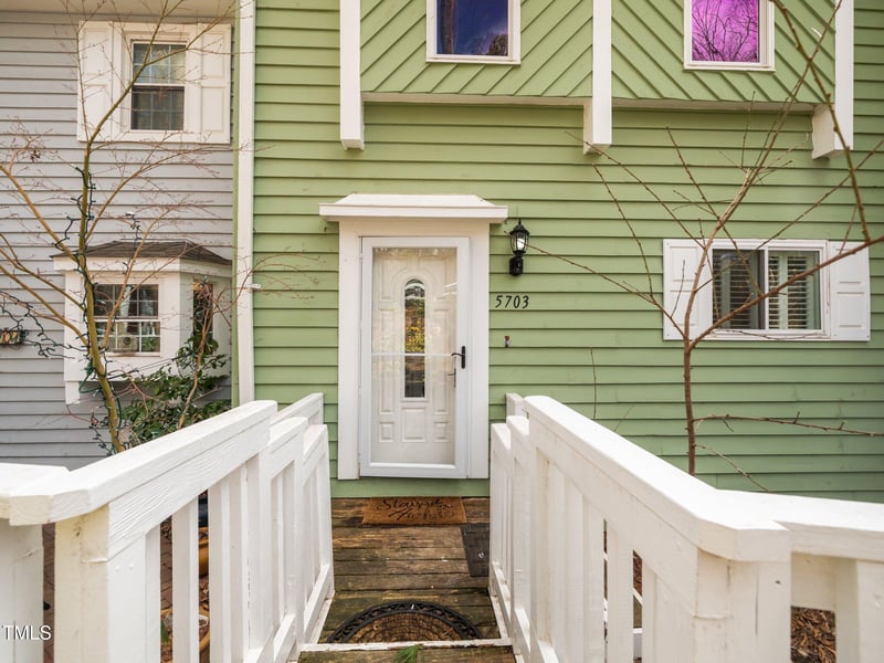 5703 Three Oaks Dr, Raleigh, NC 27612