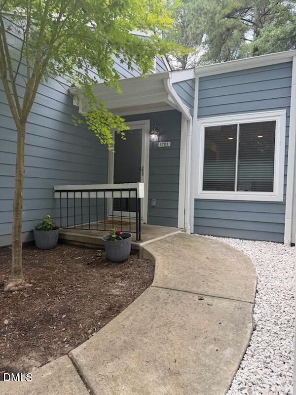 5703 Willowbrook Dr, Raleigh, NC 27609
