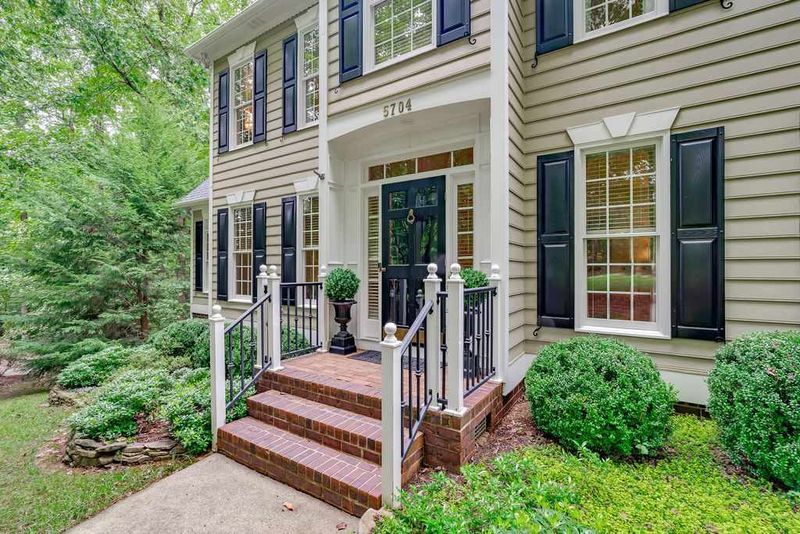 5704 Glenfiddich Way, Raleigh, NC 27613